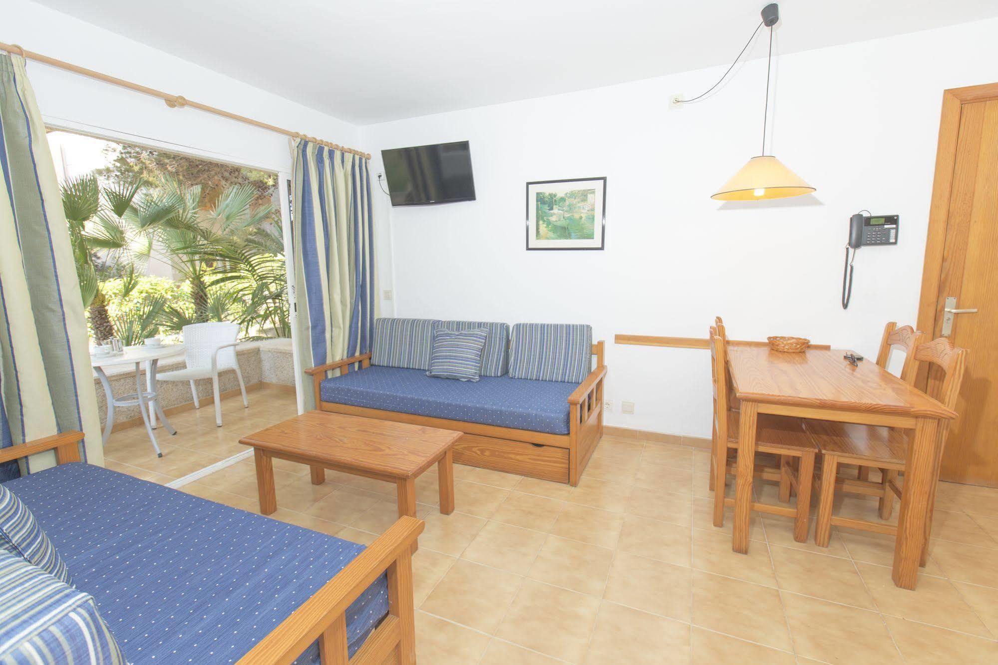 Apartamentos Massol Port de Pollenca Exterior photo